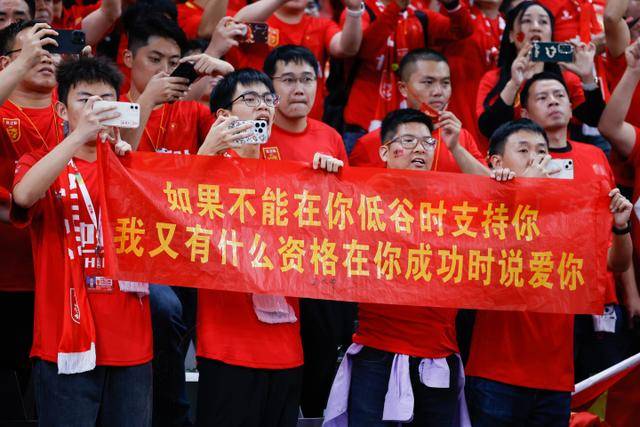 新赛季NBA揭幕战对阵揭晓！76人挑战卫冕的尼克斯